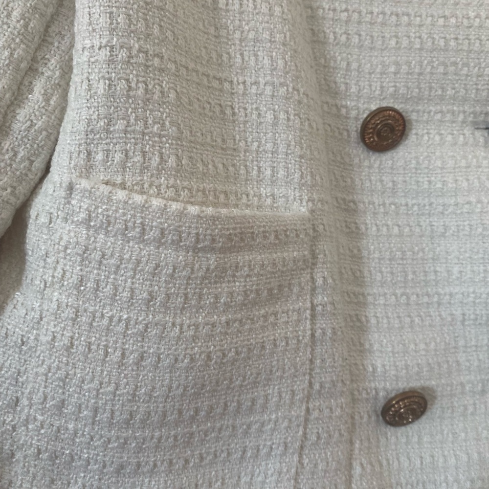 Yivanno Cream Tweed Cropped Blazer Gold Button Jacket Chanel Style Size M - Picture 2 of 10